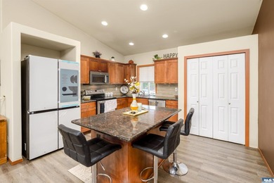 Beautifully maintained 2014-built home in a convenient Port - photo 13