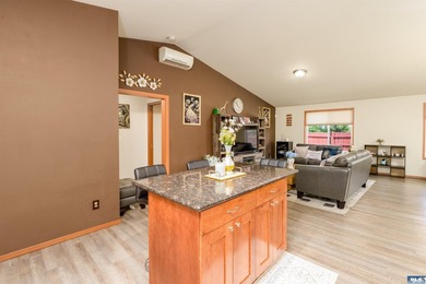 Beautifully maintained 2014-built home in a convenient Port - photo 17