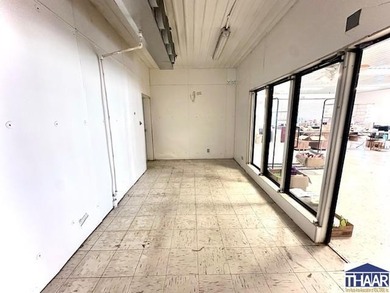 The possibilities for this phenomenal 5280 SF building & 3.61