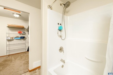 Beautifully maintained 2014-built home in a convenient Port - photo 23