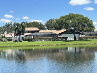 Lake Townhome/Townhouse For Sale in Boca Raton, Florida