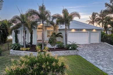 Caloosahatchee River Home For Sale in Cape Coral Florida
