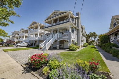 Exceptional custom-built Gardens home offering a spacious floor - photo 1