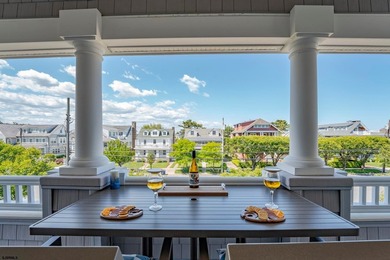 Exceptional custom-built Gardens home offering a spacious floor - photo 5