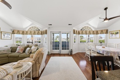 Exceptional custom-built Gardens home offering a spacious floor - photo 9