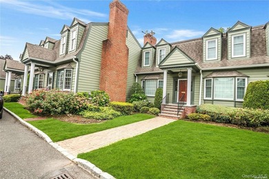 A stunning and completely renovated 3 bedroom 3.5 bath Townhouse - photo 3