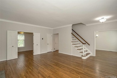 A stunning and completely renovated 3 bedroom 3.5 bath Townhouse - photo 6
