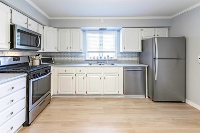 This quality, solid brick, Cape Cod home is just a few minutes - photo 15