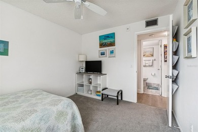 Located in East Lake Woodlands this quiet private second-story - photo 22