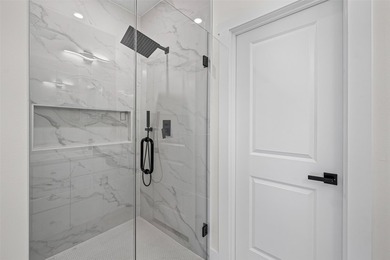 Welcome home to this beautifully built 4-bedroom, 2.5-bathroom - photo 22