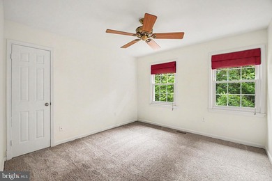 Move-In Ready 5BR, 3.5BA Brick-Front Colonial on a private - photo 30