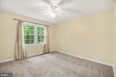 Move-In Ready 5BR, 3.5BA Brick-Front Colonial on a private - photo 31