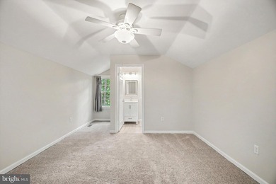 Move-In Ready 5BR, 3.5BA Brick-Front Colonial on a private - photo 33