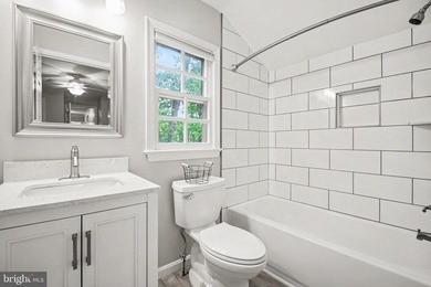 Move-In Ready 5BR, 3.5BA Brick-Front Colonial on a private - photo 34