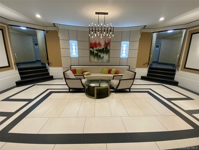 Welcome to The Fontaine in Forest Hills! Spacious one bedroom in