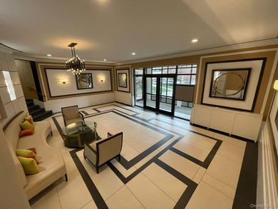 Welcome to The Fontaine in Forest Hills! Spacious one bedroom in