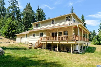 Tucked into a peaceful setting, this spacious 4-bedroom, 2 - photo 40
