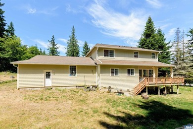 Tucked into a peaceful setting, this spacious 4-bedroom, 2 - photo 41