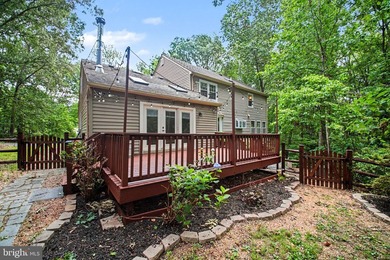 Move-In Ready 5BR, 3.5BA Brick-Front Colonial on a private - photo 41