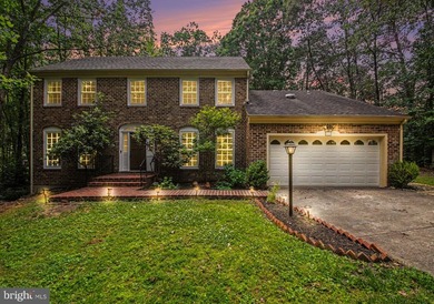 Move-In Ready 5BR, 3.5BA Brick-Front Colonial on a private - photo 43