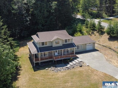 Tucked into a peaceful setting, this spacious 4-bedroom, 2 - photo 48