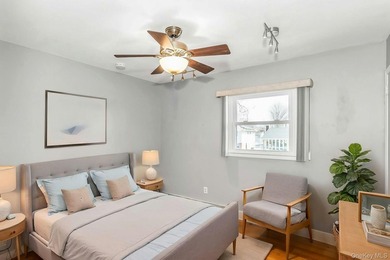 Diamond-condition Wantagh split: 3 beds, 2.5 baths, oversized - photo 17