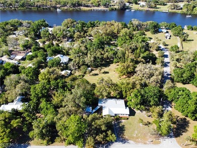 Caloosahatchee River Home For Sale in Labelle Florida