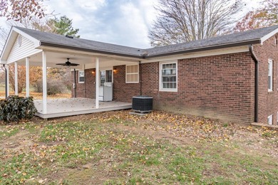 Welcome to your dream home! This stunning completely remodeled - photo 6