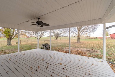 Welcome to your dream home! This stunning completely remodeled - photo 9