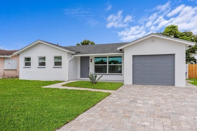 ABSOLUTELY GORGEOUS SINGLE FAMILY HOME | PRIME BOCA RATON - photo 24