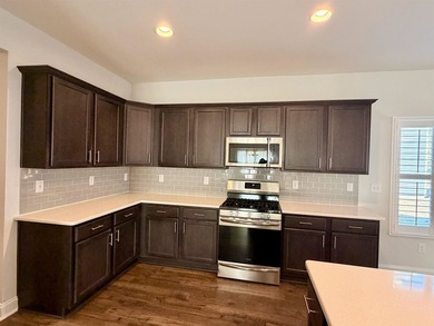Welcome to this stunning 3-bedroom, 3-bath home with a bonus - photo 6