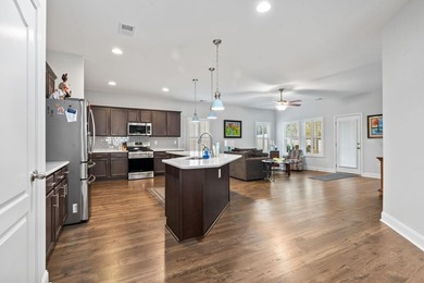 Welcome to this stunning 3-bedroom, 3-bath home with a bonus - photo 8