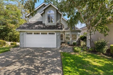 Lake Home For Sale in Grants Pass, Oregon