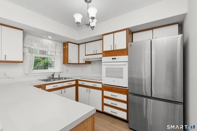 Bright and beautifully updated three level Townhouse in the - photo 14