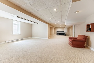Looking for a beautiful, turn-key property in the desirable - photo 33