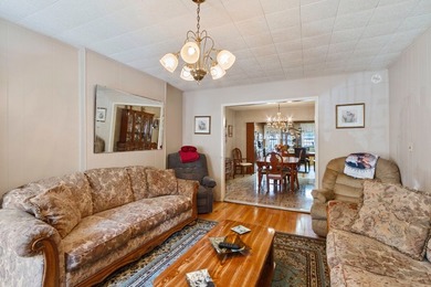 Nestled majestically in the heart of Central Park Slope, 457 6th - photo 3