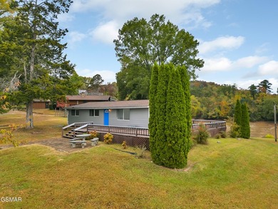 Lakefront Living on Douglas Lake! Welcome to 2150 Galloway - photo 4