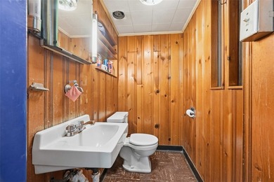 INCREDIBLE OPPORTUNITY! This property can be used as it - photo 16