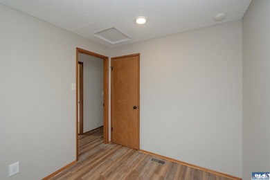 Move right into this beautifully remodeled 3 BR, 2 BA rambler - photo 26