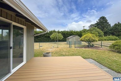 Move right into this beautifully remodeled 3 BR, 2 BA rambler - photo 31