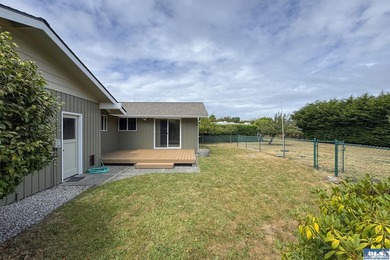 Move right into this beautifully remodeled 3 BR, 2 BA rambler - photo 32