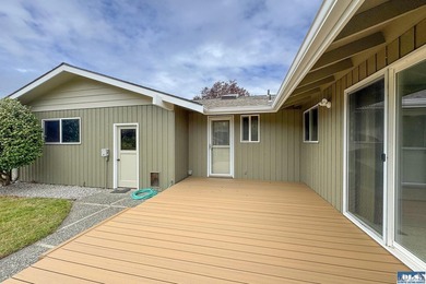 Move right into this beautifully remodeled 3 BR, 2 BA rambler - photo 34
