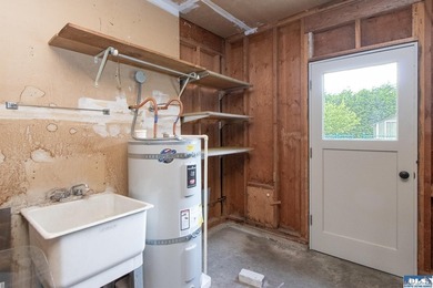 Move right into this beautifully remodeled 3 BR, 2 BA rambler - photo 35