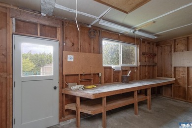 Move right into this beautifully remodeled 3 BR, 2 BA rambler - photo 36