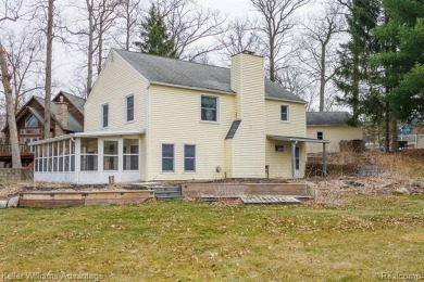 Lobdell Lake Home For Sale in Linden Michigan