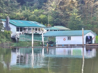 Lake Home For Sale in Lakeside Oregon, Oregon