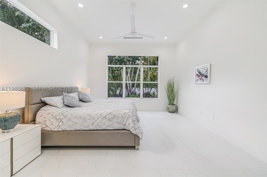Outstanding new modern one story home in Biscayne Park. High end - photo 32