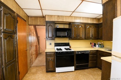 Lovingly cared for over the last 60 years by one owner, this - photo 9