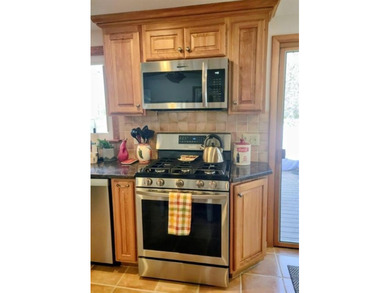 One-level living at its finest in Warwick! Don't miss the - photo 11