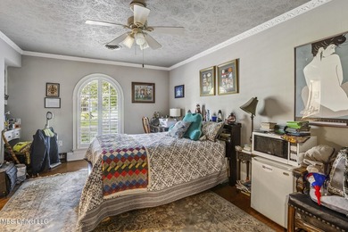 What a deal!! A Must Sell!! What a fabulous house in a most - photo 26